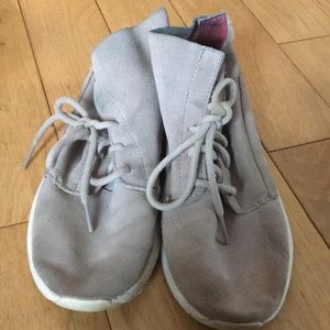 Gray reef shoes with foam bottom